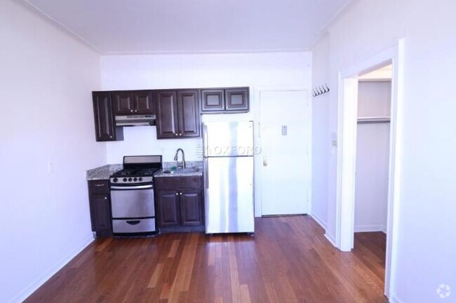 Building Photo - 1 bedroom in Queens NY 11354 Unit D4 Rental