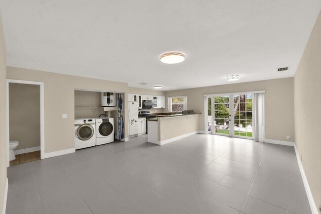 4295 Coral Springs Dr