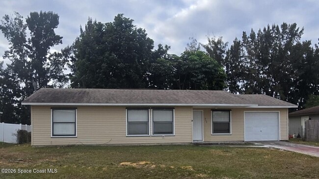 Building Photo - 752 Gelaso St SW