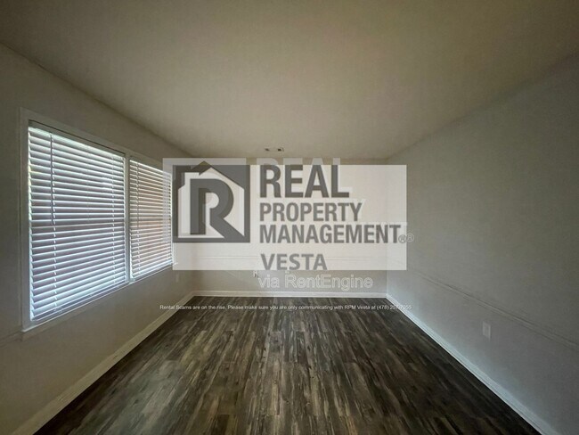 Photo - 406 Russell Pkwy Unit 8