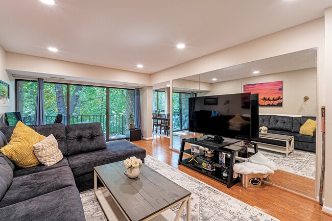 Photo - 2037 Royal Fern Ct Unit 22C