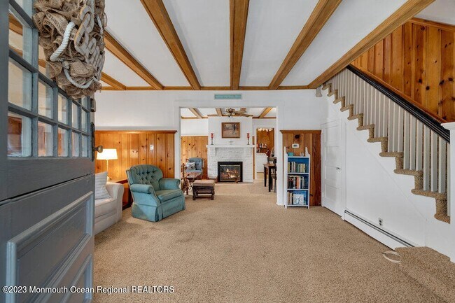 Photo - 683 Main Ave