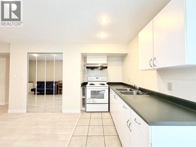 Photo - 7760 Decourcy Crescent