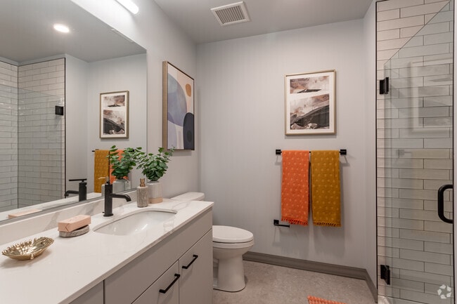 Photo - Triangle Square