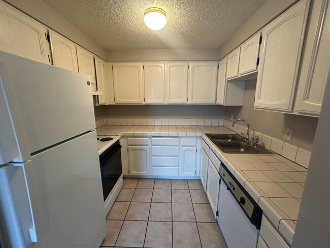 Photo - 4185 Bristol Ct