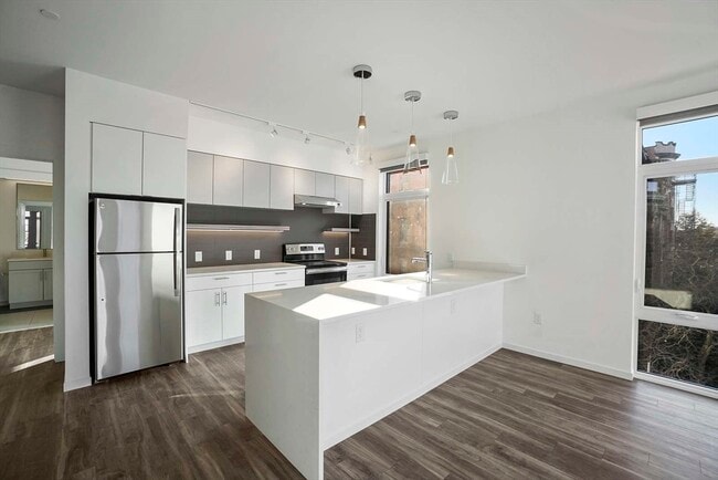 Building Photo - 839 Beacon St Unit 403 Rental