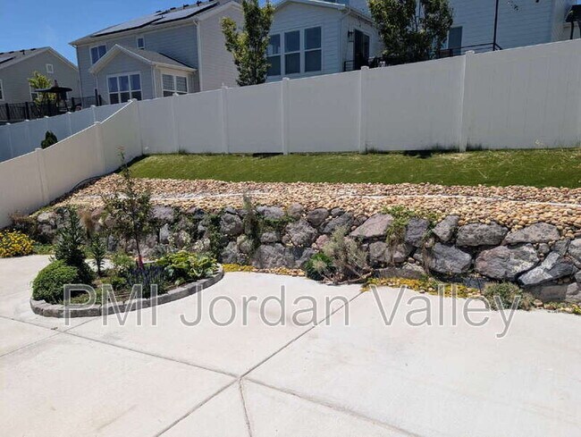 Photo - 2123 Wallflower Dr