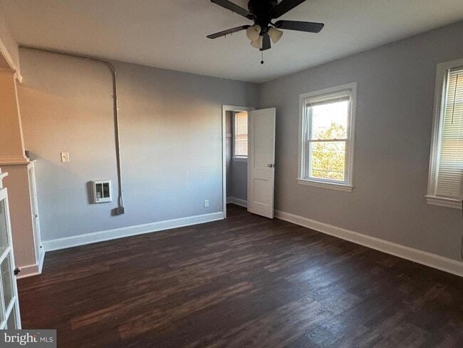 Photo - 157 36th St NE