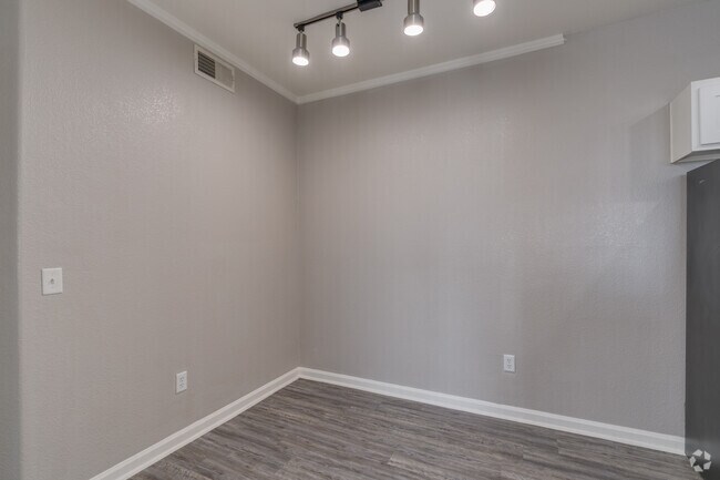 2BR, 2BA - 1,121SF