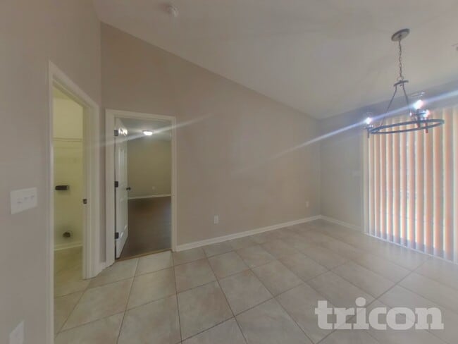 Photo - 204 Yukon Dr