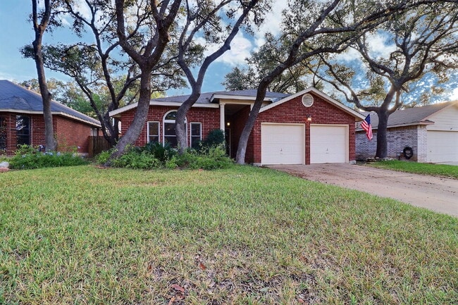 Building Photo - Move-In Ready 3-Bedroom with Included Washer/Dryer and Refrigerator in Northwest San Antonio.