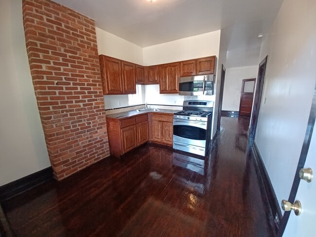 Building Photo - 266 Bond St Unit 266 Bond S