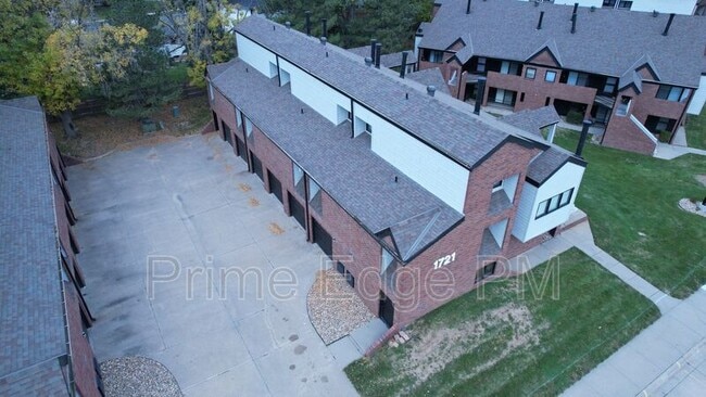 Building Photo - 1721 Ridgehaven Ct