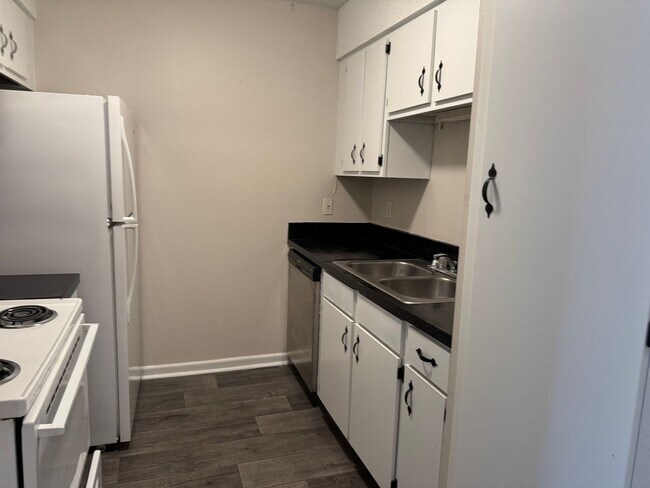 Photo - JS-605 Colonial Drive #2 Unit 1