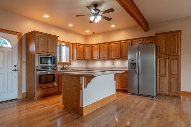 Photo - Stunning 4 bed, 3 bath home on 2.8 Acres