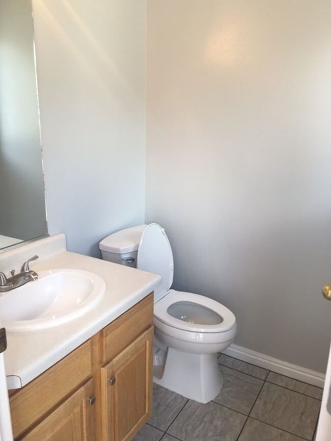 Building Photo - 75 N Hampton Pl