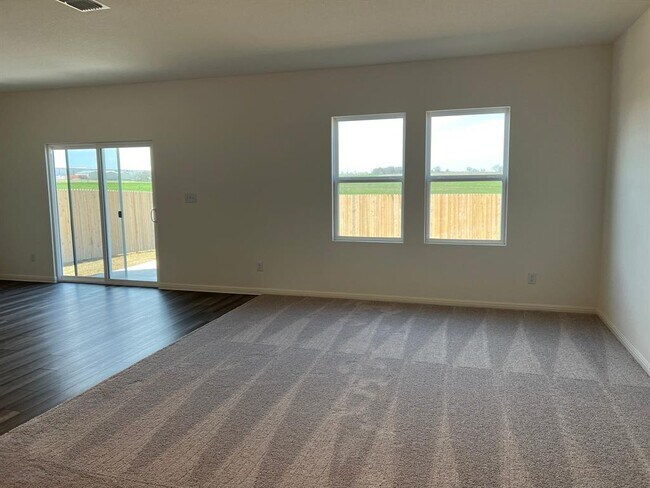 Photo - 624 Gemsbok Dr