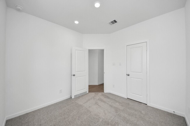 Photo - 28910 Rustic Robin Ln