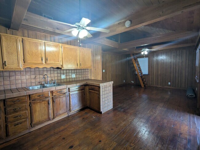 Photo - 2/1 Florida charm home in the heart of Palm Springs!