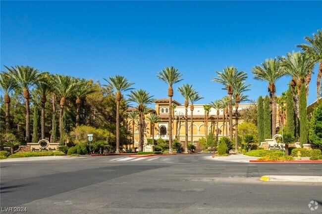 Building Photo - 251 S Green Valley Pkwy Unit 2721 Rental
