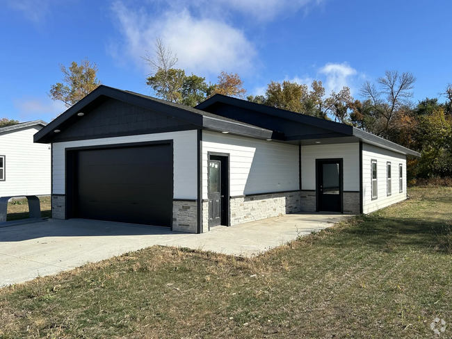 Building Photo - 106 Kennebeck Ave Rental