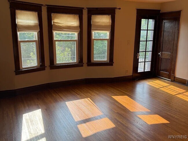 Photo - 300 North Park Ave