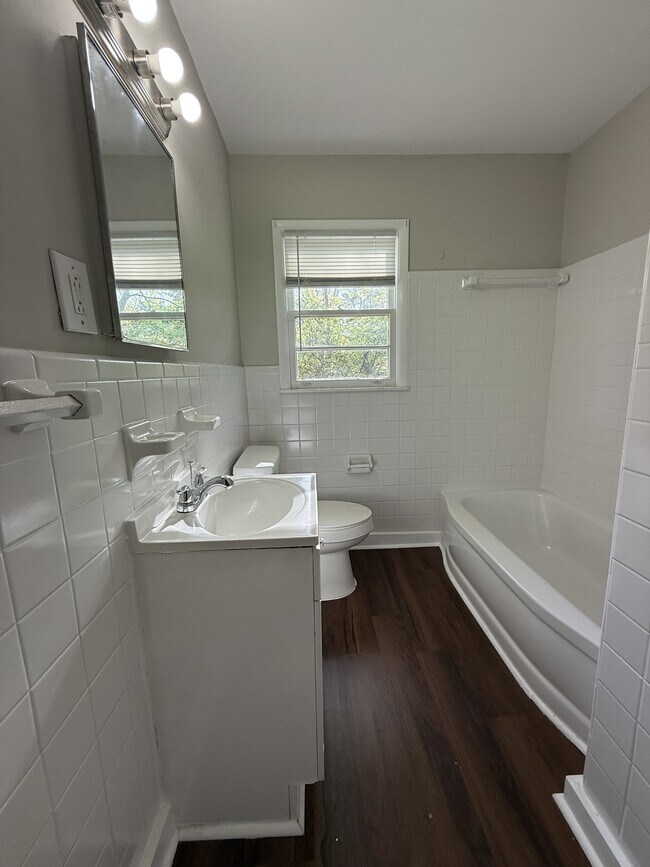 Photo - 2245 3rd St NE