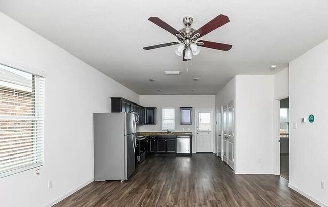 Photo - 6125 Harrah Ln