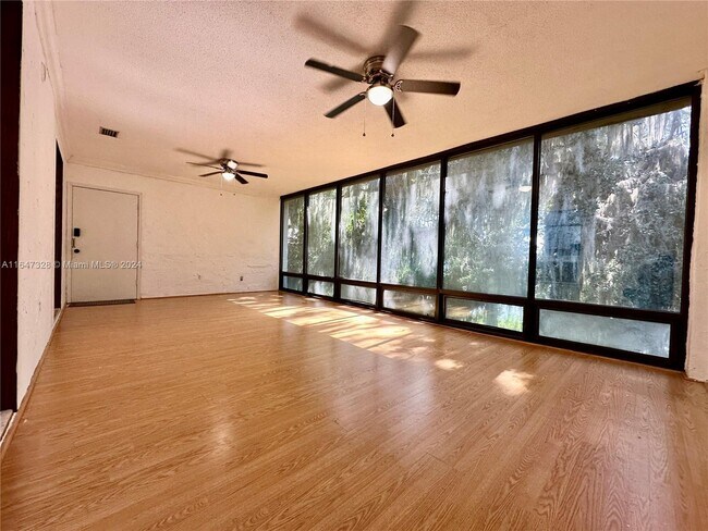 Photo - 2816 SW 14th Dr Unit 2816