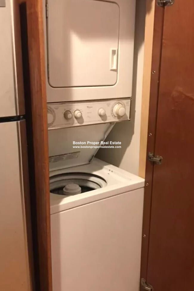 Photo - 64 Louis Prang St Unidad 2