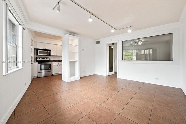 Photo - 1610 NW N River Dr Unit 110