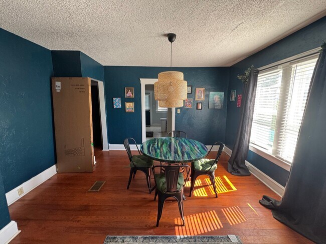 Photo - 328 Manhattan Ave