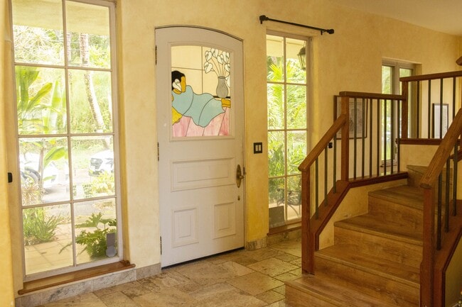 Photo - 592 Kaupakalua Rd