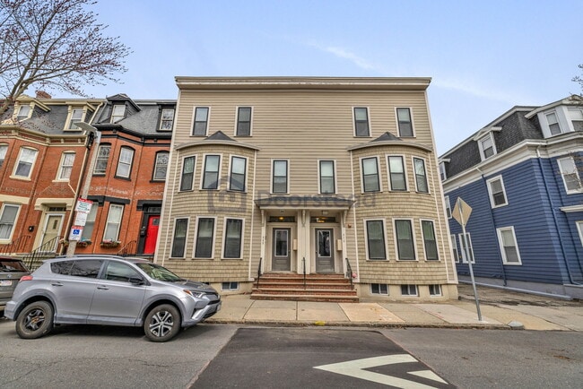 Building Photo - 868 E 4th St Unit #3 Rental