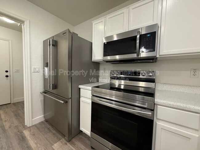 Photo - 2809 N 107th Dr