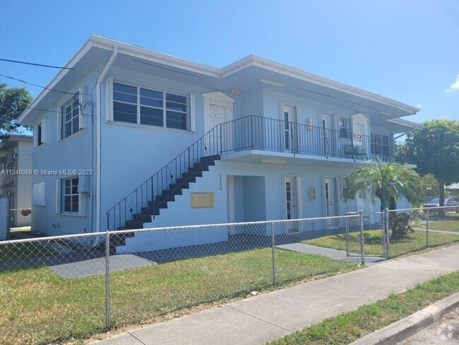 Building Photo - 1800 NE 170th St Rental