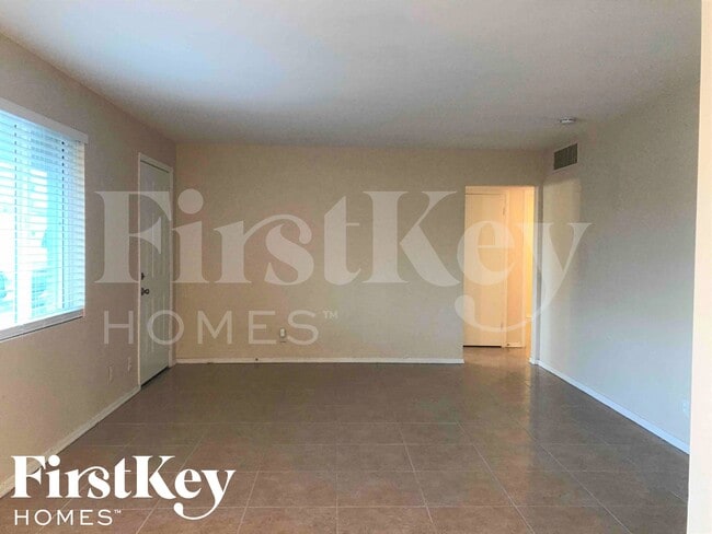 Photo - 3625 W San Juan Ave