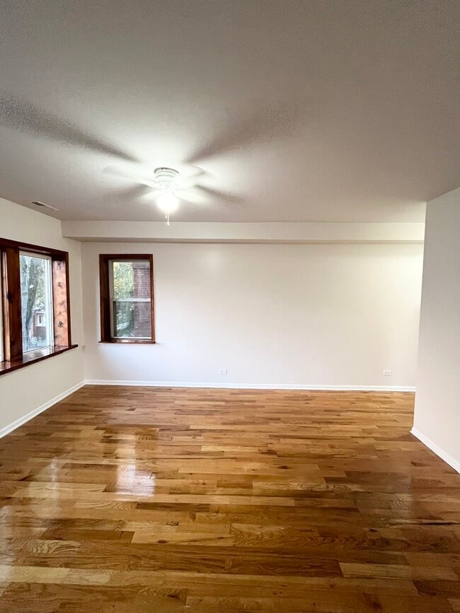 Photo - 1530 N Avers Ave