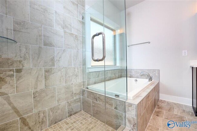 Photo - 15626 Ironcrest Drive NW