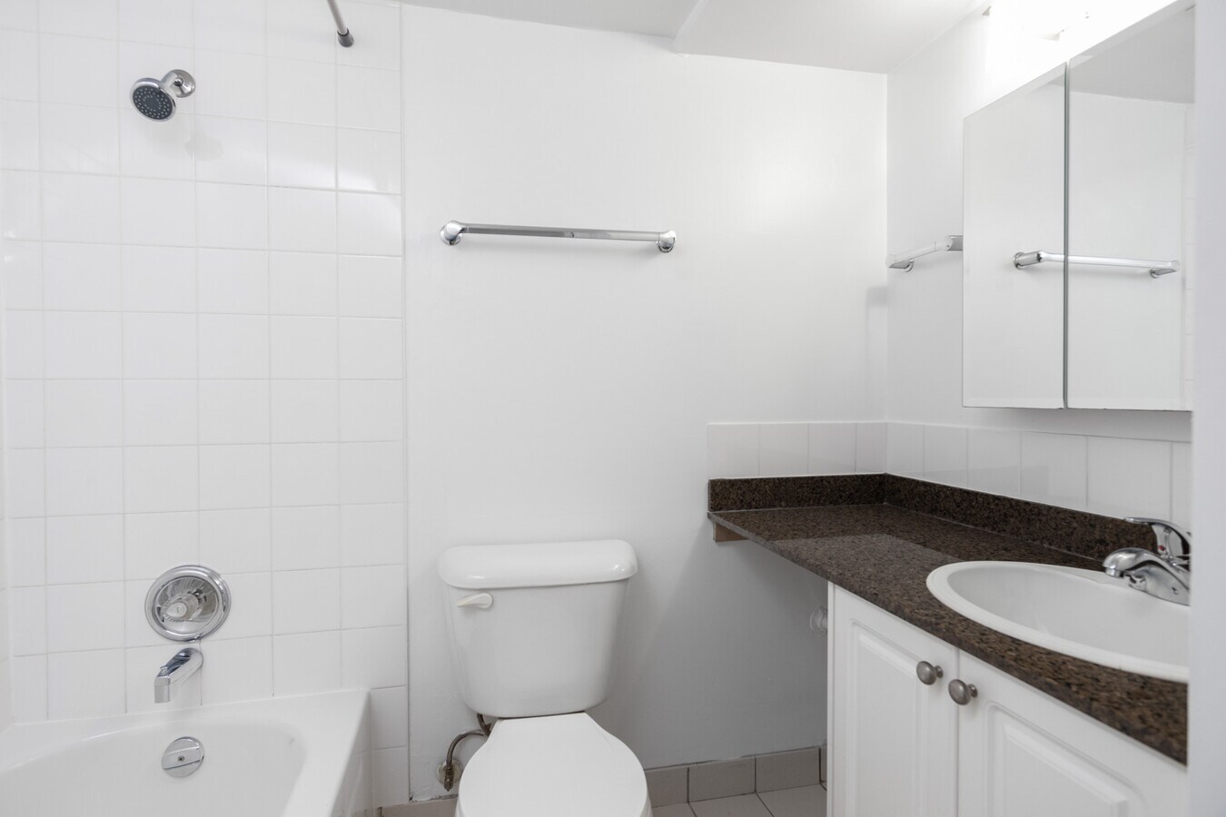 Photo - Central Plaza Unit 00301