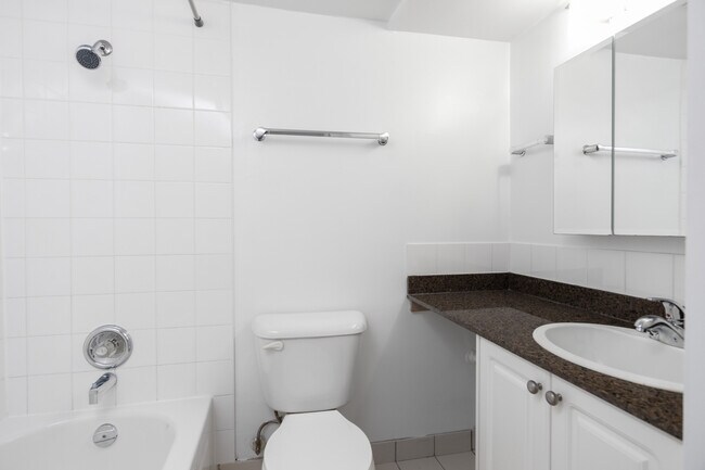 Photo - Central Plaza Unit 00304