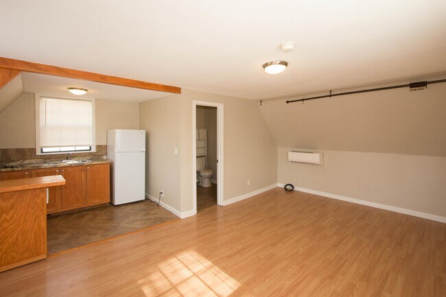 Photo - 1 E 26th St