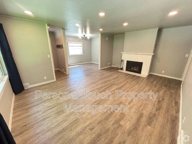 Building Photo - 1541 10th St S Rental