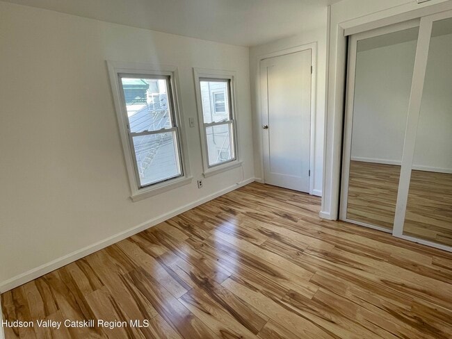 Photo - 720 Warren St