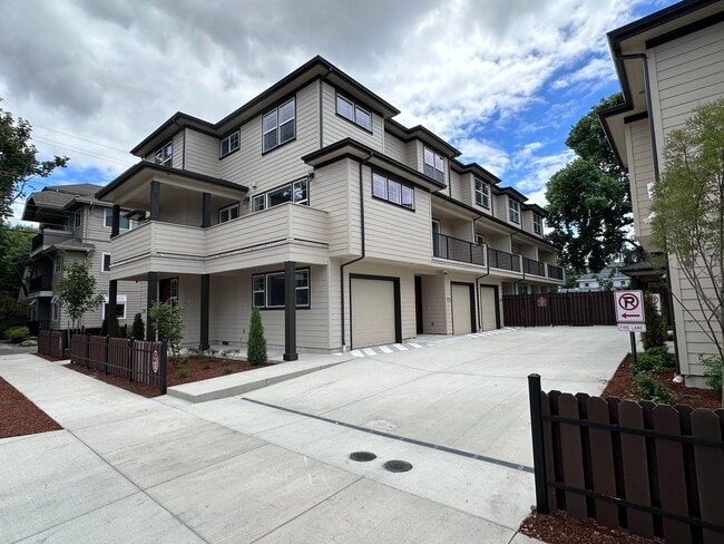 Photo - 4 Bedroom / 4 bath New Townhome. Every bedroom is its own Master Suite with your own full bathroo...
