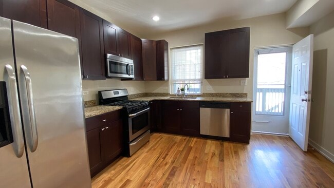 Photo - 2986 N Elston Ave Unit 2R