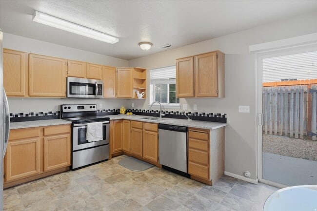 Photo - 147 W 1190 N