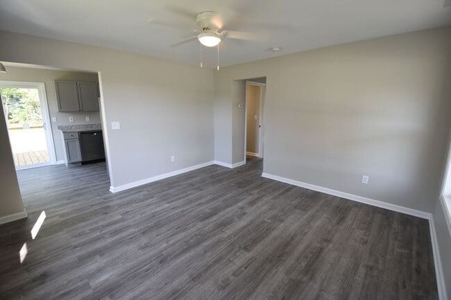 Photo - 2 Bedroom Home Updated!