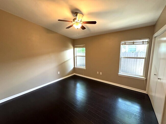 Photo - 5410 Downs Dr