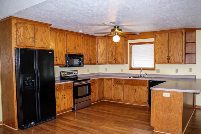 Photo - 2241 Old Highway 25